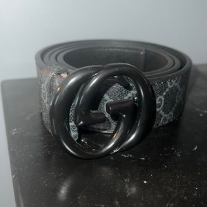 40” Gucci belt
